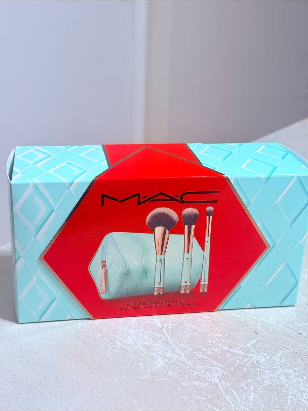 MAC Makeup Brush Set with Mint Pouch